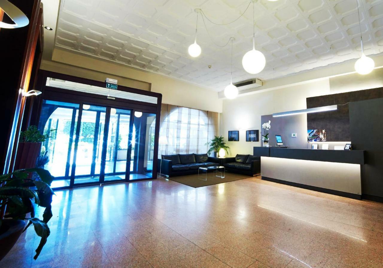 Hotel Giardino Arona Exteriér fotografie